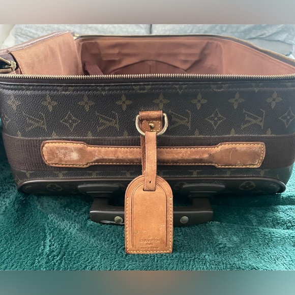 Authentic Louis Vuitton Rolling Suitcase - Picture 9 of 16